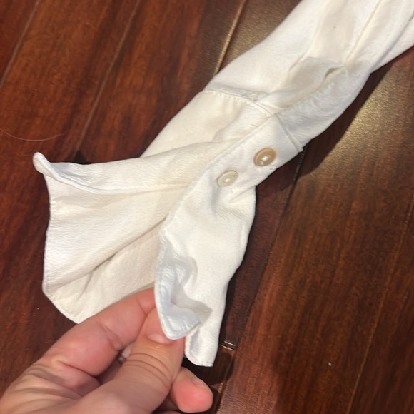 Vici White City Summer Cold Shoulder Blouse - Picture 5 of 7